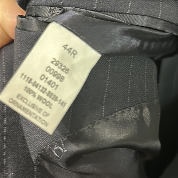 Jos A Bank 2 Piece Wool Suite Navy Stripes Sz 44R Pant Size 39R/32 with Cover - Picture 8 of 8